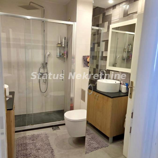 Četvorosoban stan na prodaju, Grbavica, Novi Sad, 116m², 334.500 €