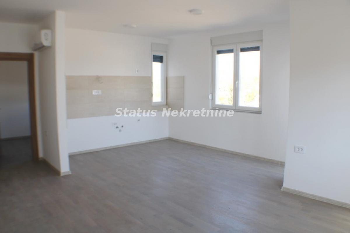 Trosoban stan na prodaju, Petrovaradin, Novi Sad, 77m², 175.000 €