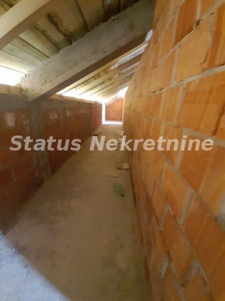 Kuća na prodaju, Ledinci, Novi Sad, 300m², 220.000 €