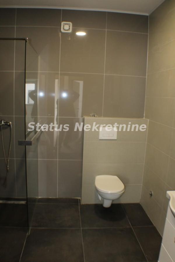 Četvorosoban stan na prodaju, Petrovaradin, Novi Sad, 78m², 161.000 €