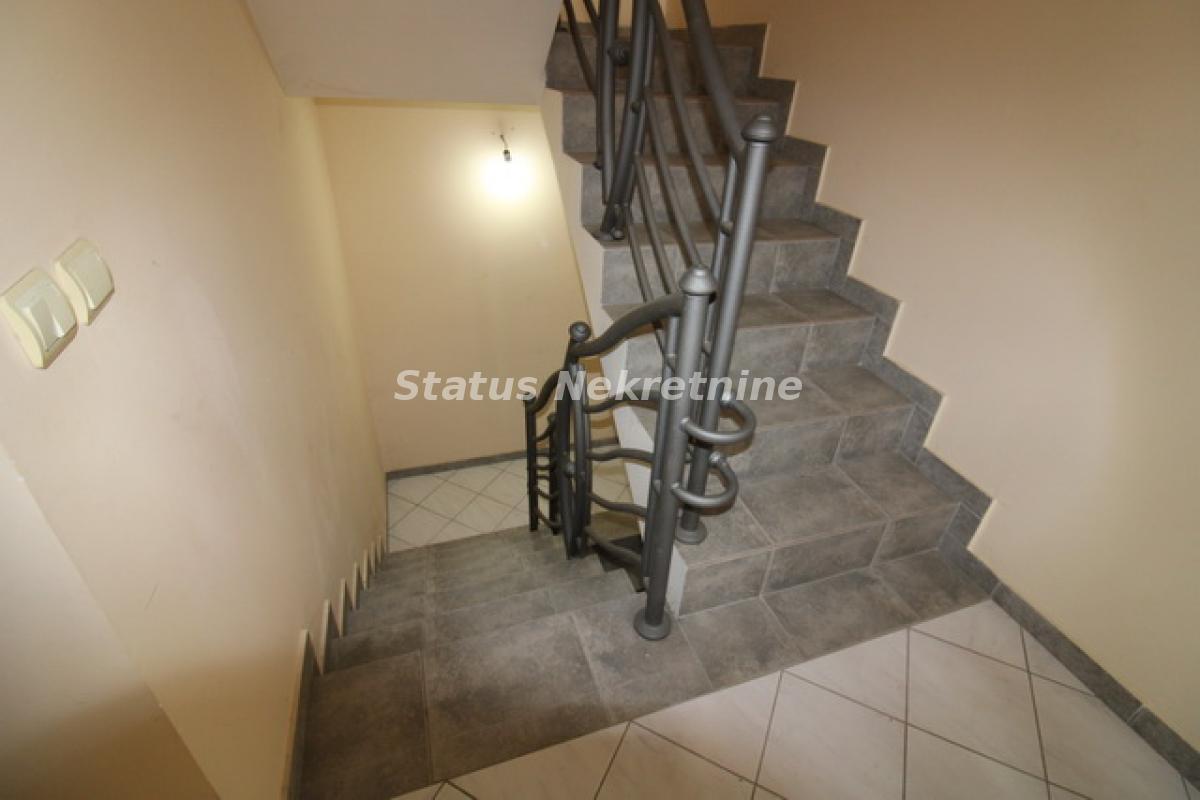 Kuća na prodaju, Temerin, 420m², 262.650 €