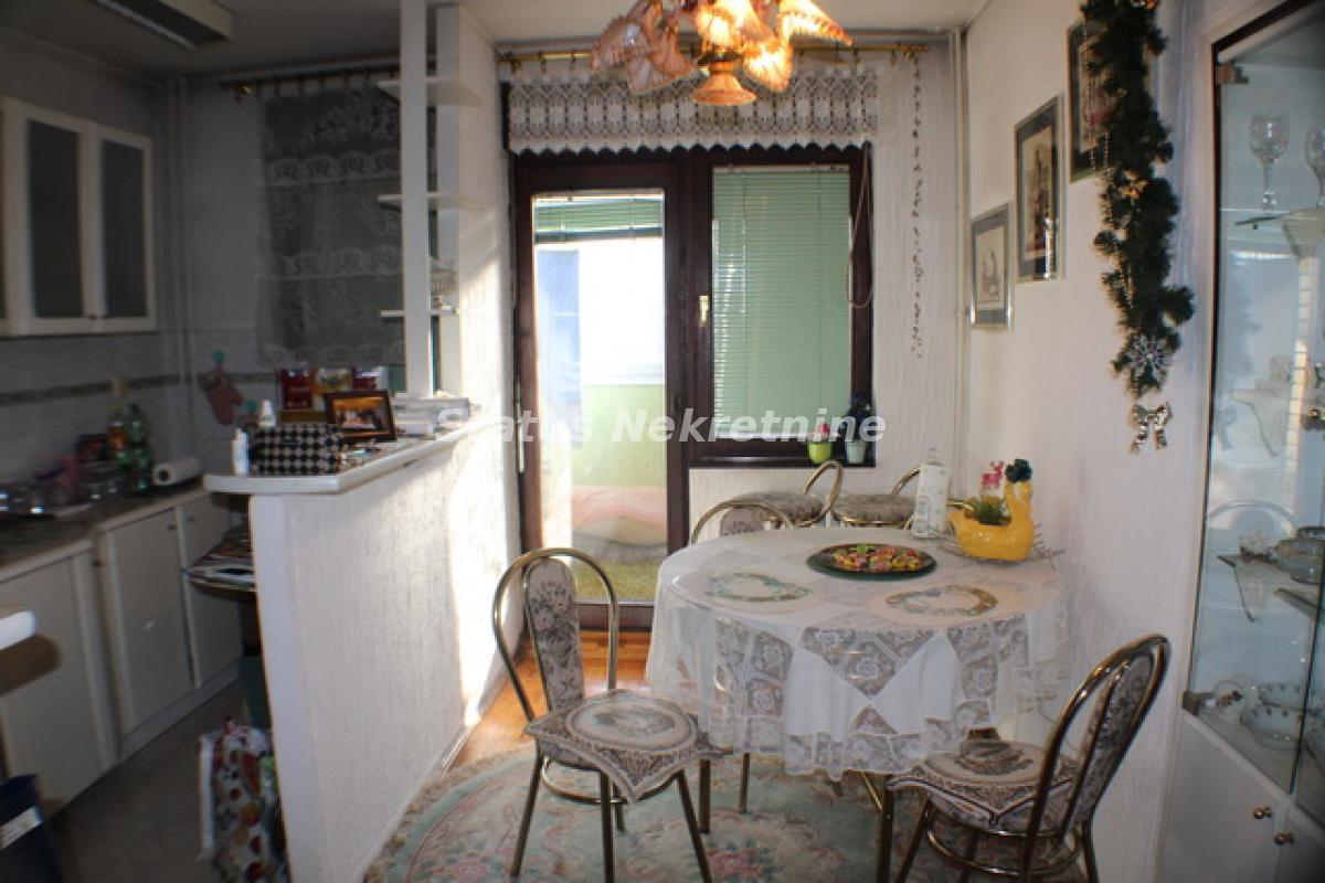 Dvosoban stan na prodaju, Novo Naselje, Novi Sad, 64m², 144.200 €