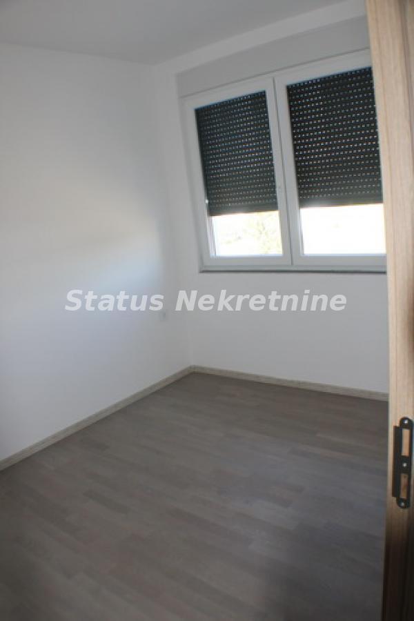 Trosoban stan na prodaju, Petrovaradin, Novi Sad, 77m², 175.000 €