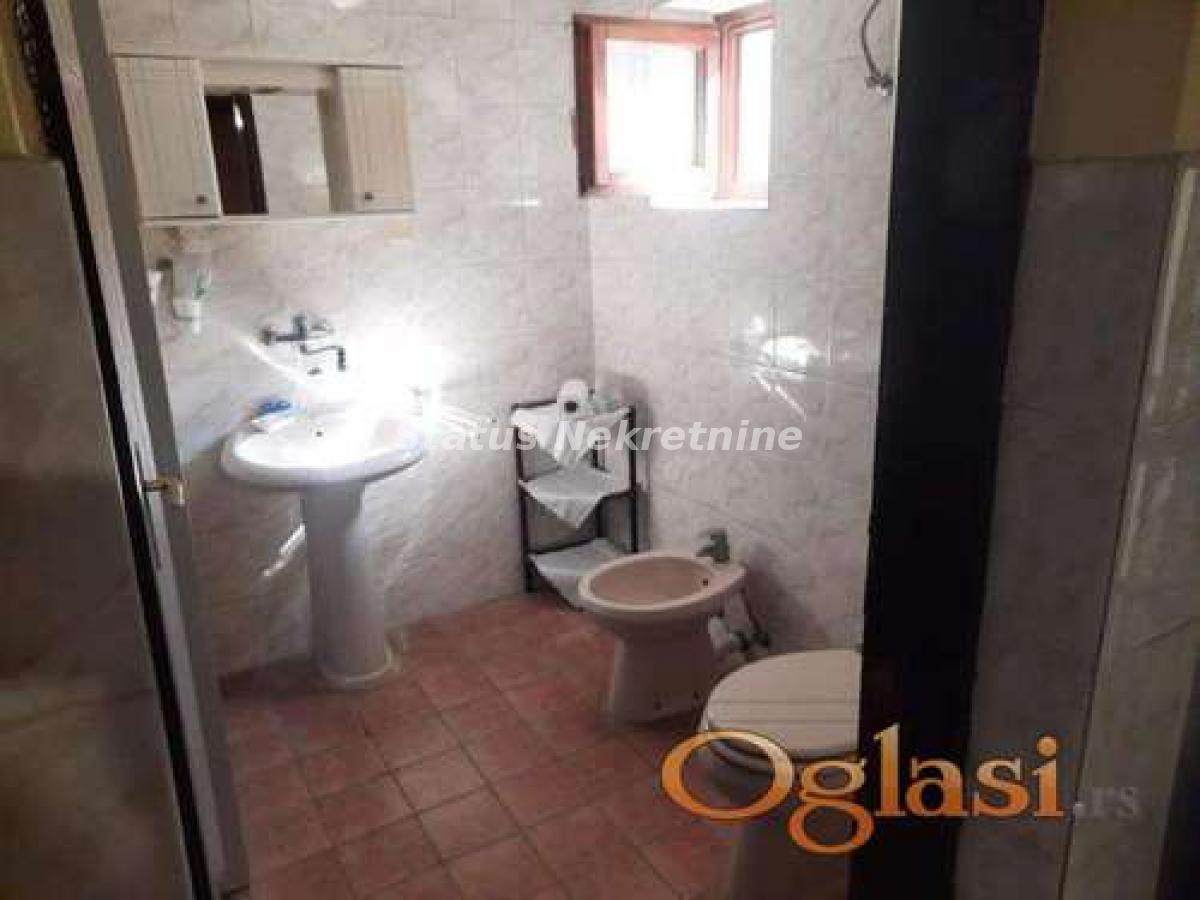 Kuća na prodaju, Centar, Bačka Palanka, 170m², 170.000 €