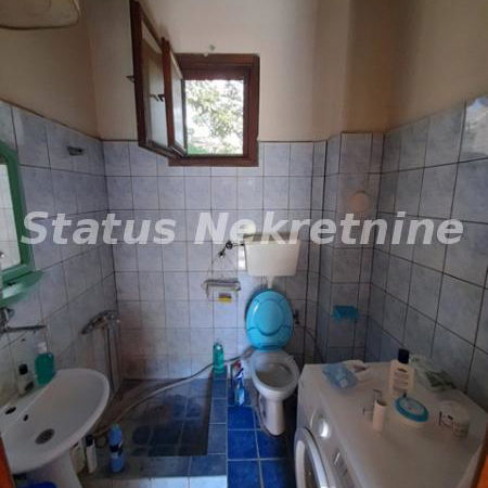 Kuća na prodaju, Sremska Mitrovica, 230m², 133.900 €