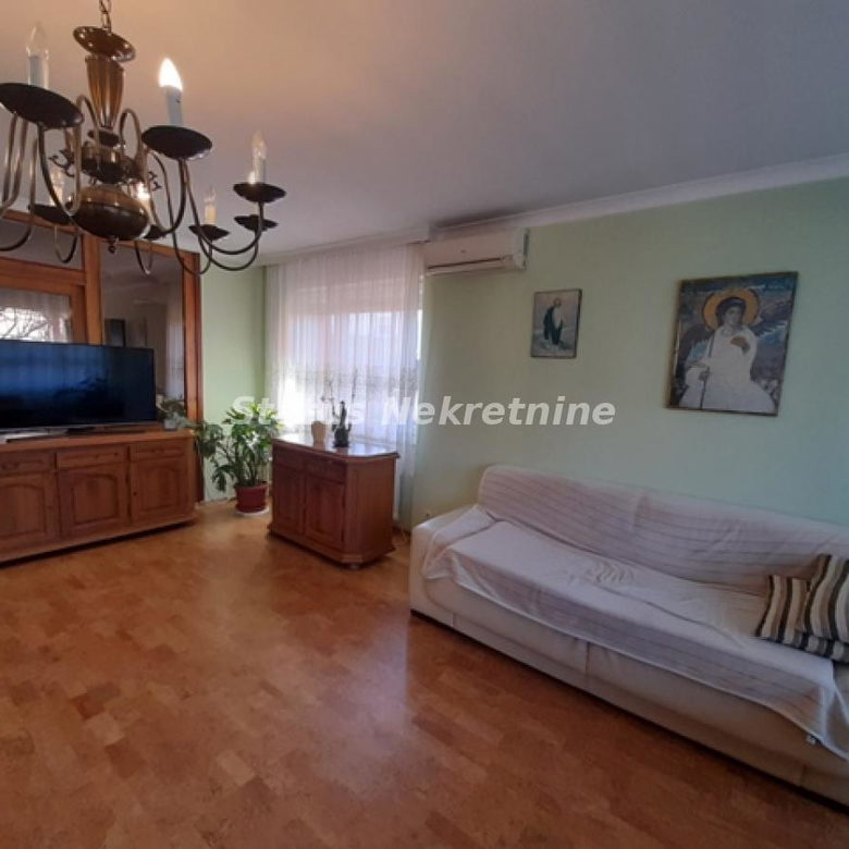 Kuća na prodaju, Sremska Kamenica, Novi Sad, 360m², 420.000 €
