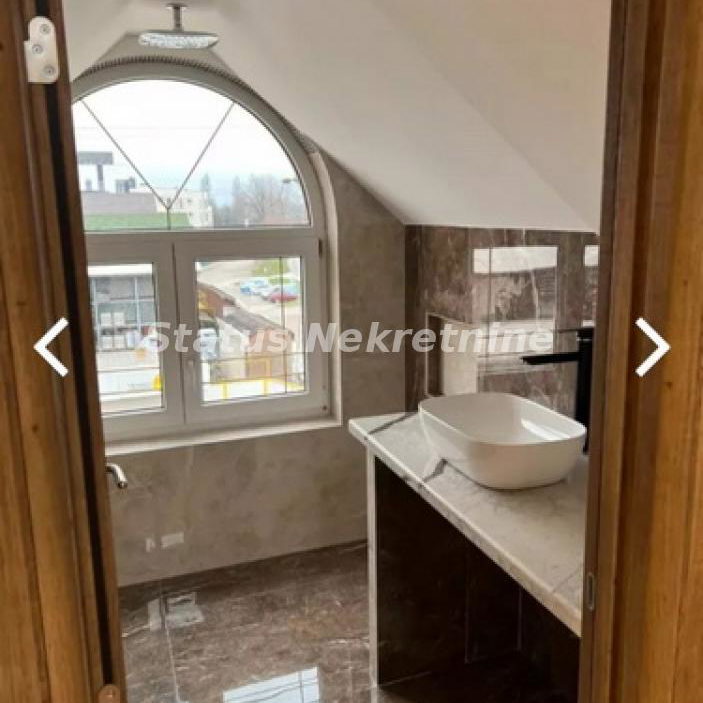 Lokal za izdavanje, Lipov Gaj, Novi Sad, 250m², 3.000 €/mes