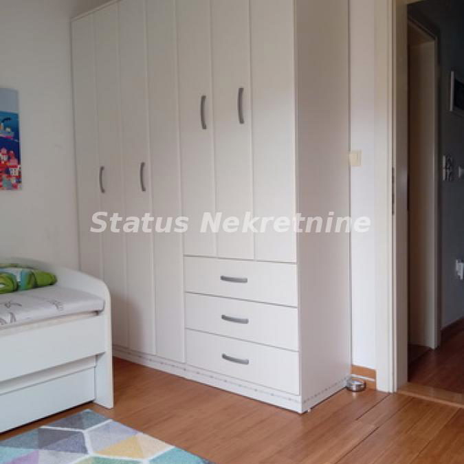Četvorosoban stan na prodaju, Grbavica, Novi Sad, 96m², 355.000 €