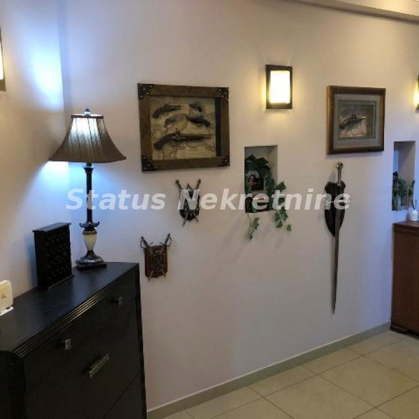Kuća na prodaju, Adice, Novi Sad, 342m², 590.000 €