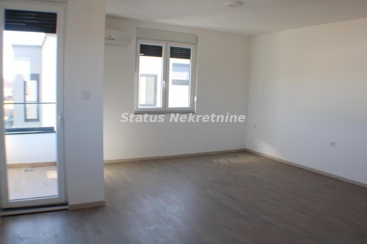 Trosoban stan na prodaju, Petrovaradin, Novi Sad, 77m², 175.000 €