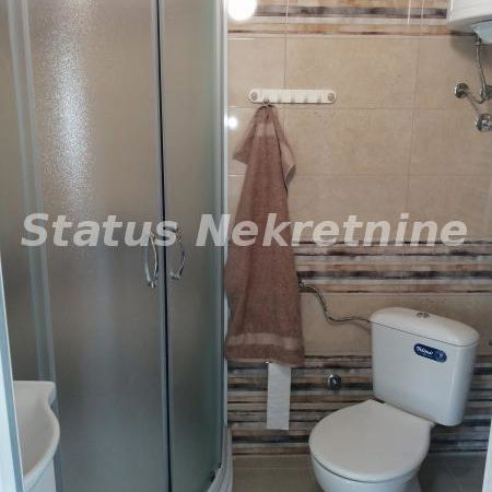 Lokal za izdavanje, Kać, Novi Sad, 300m², 1.500 €/mes