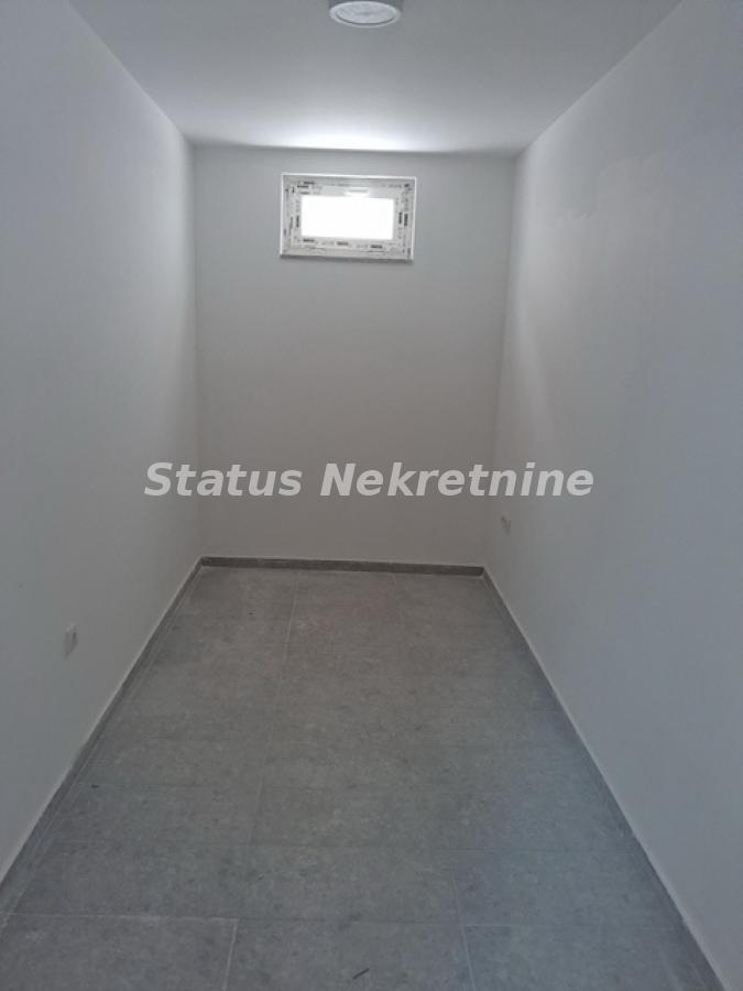 Višesoban stan na prodaju, Adamovićevo Naselje, Novi Sad, 129m², 378.700 €