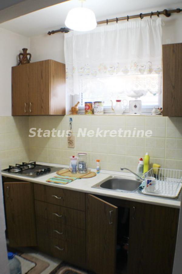 Kuća na prodaju, Inđija, 79m², 77.250 €