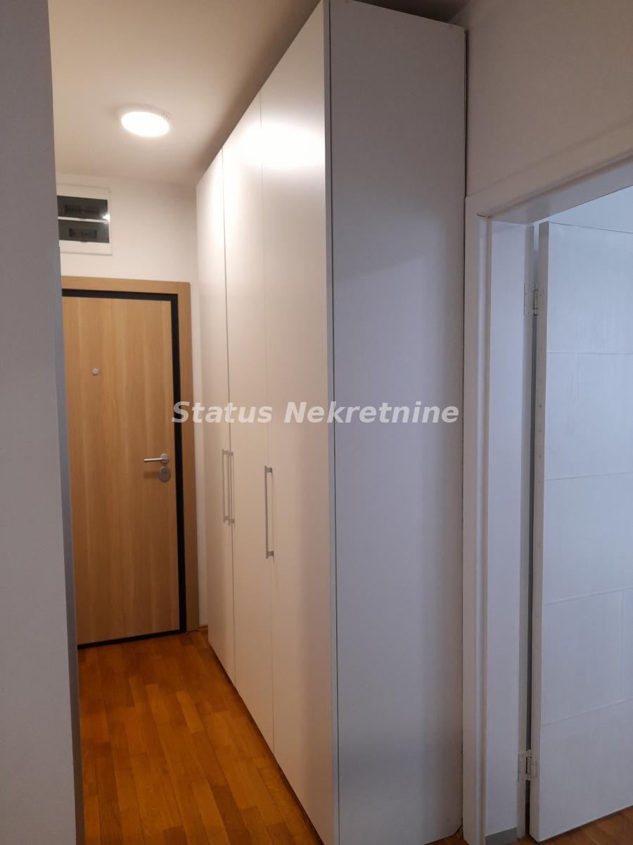 Jednoiposoban stan na prodaju, Sajmište, Novi Sad, 42m², 134.106 €