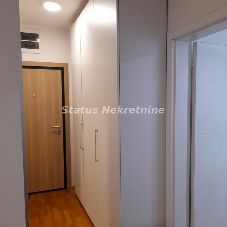 Jednoiposoban stan na prodaju, Sajmište, Novi Sad, 42m², 134.106 €