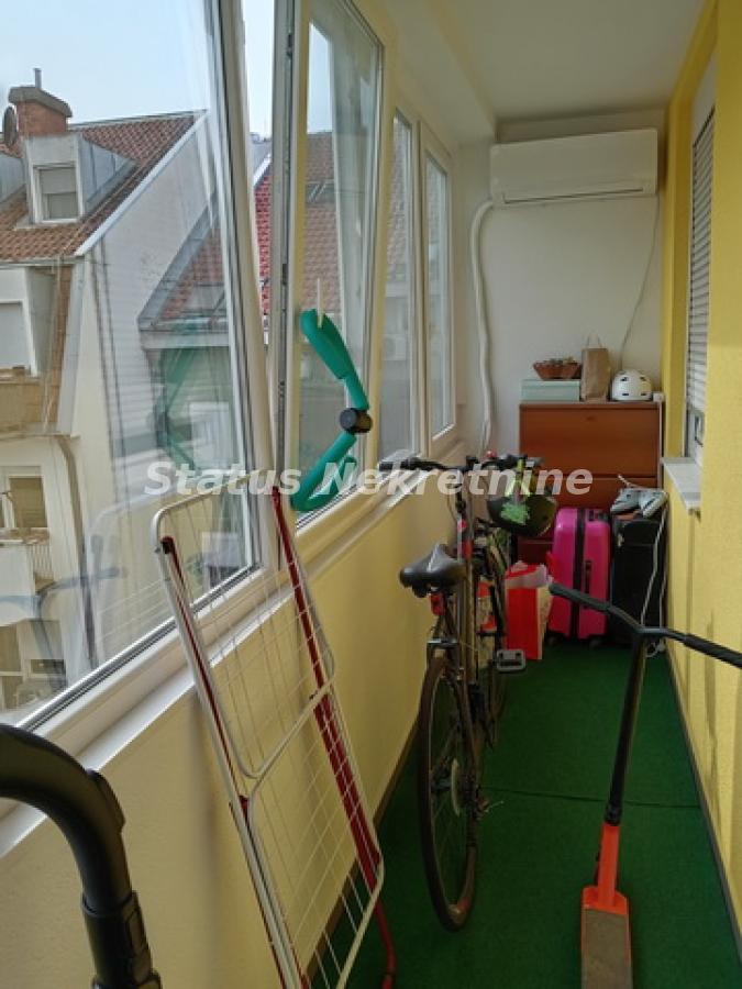 Četvorosoban stan na prodaju, Grbavica, Novi Sad, 96m², 355.000 €