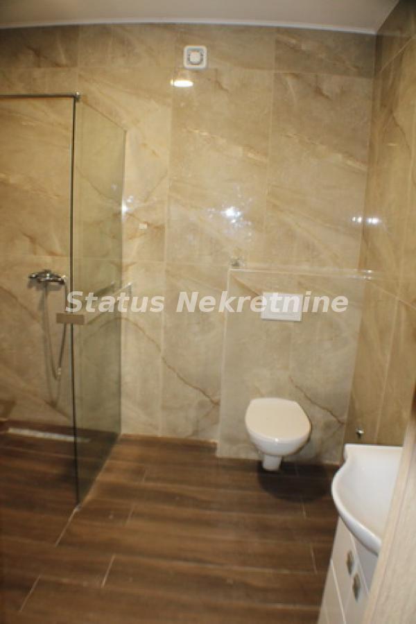 Trosoban stan na prodaju, Petrovaradin, Novi Sad, 77m², 175.000 €
