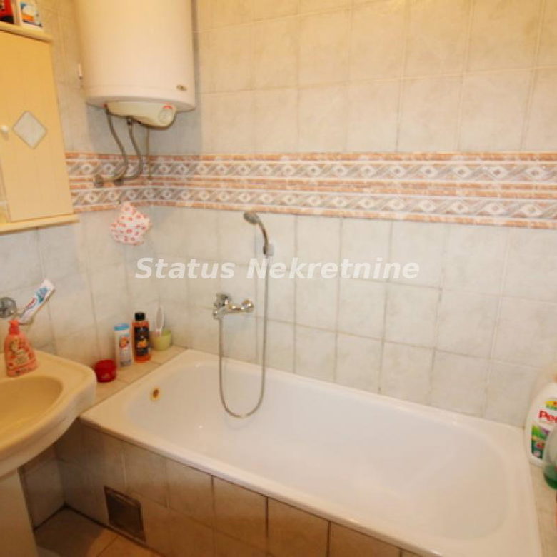 Trosoban stan na prodaju, Grbavica, Novi Sad, 91m², 247.200 €