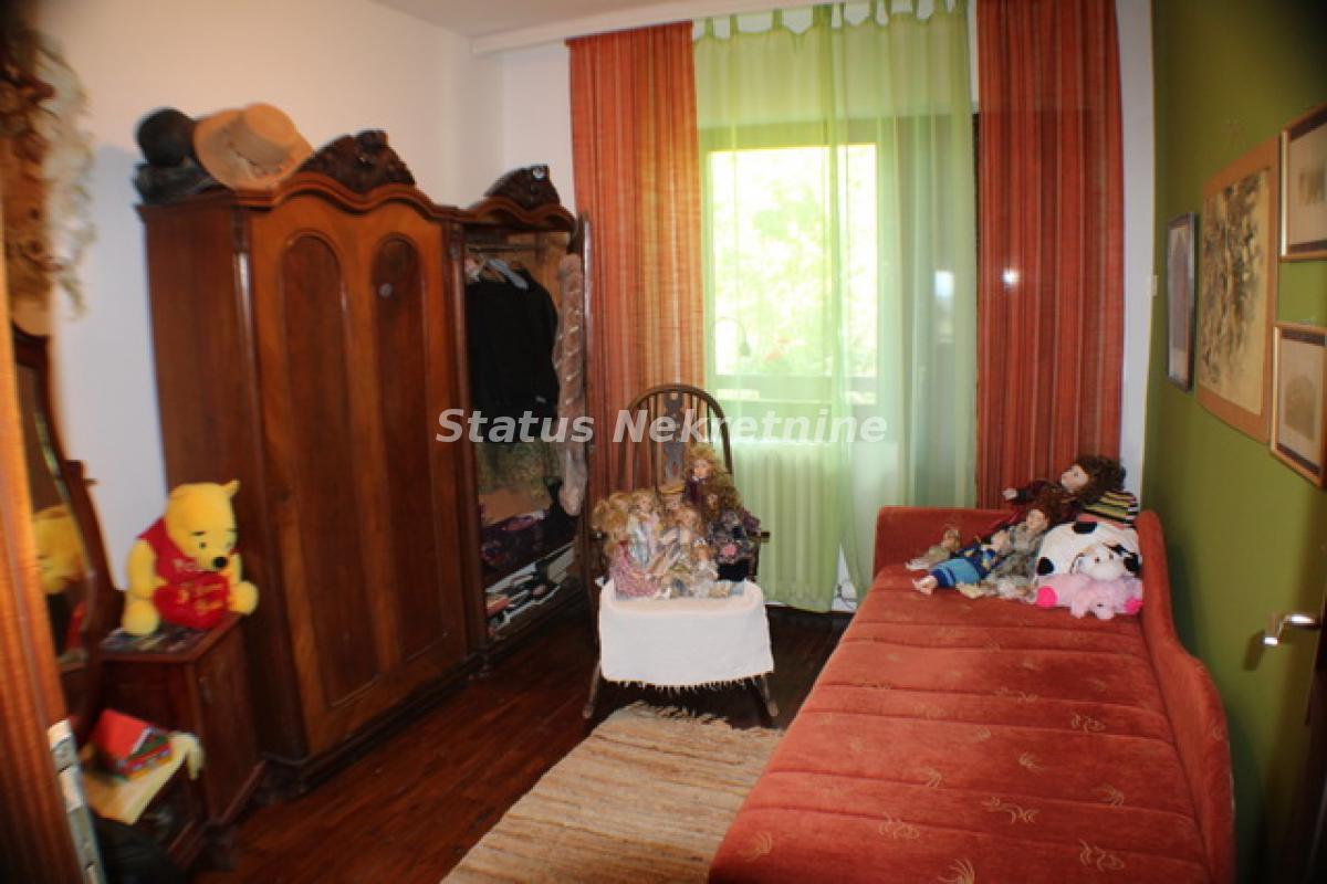 Kuća na prodaju, Petrovaradin, Novi Sad, 264m², 299.000 €