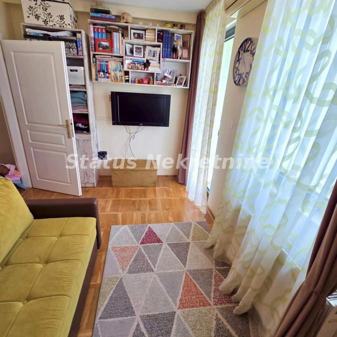 Četvorosoban stan na prodaju, Grbavica, Novi Sad, 116m², 334.500 €