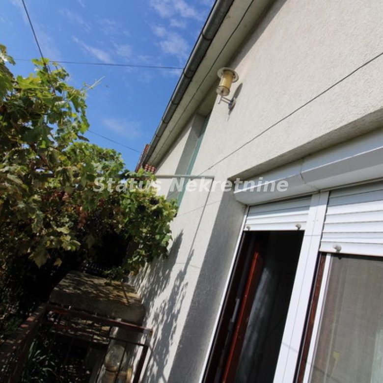 Kuća na prodaju, Zrenjanin, 332m², 175.000 €