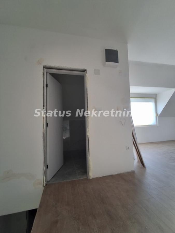 Četvorosoban stan na prodaju, Veternik, Novi Sad, 65m², 129.730 €