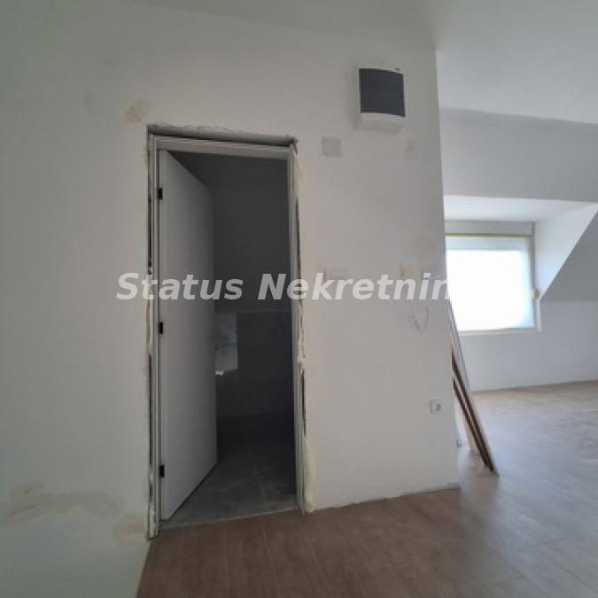 Četvorosoban stan na prodaju, Veternik, Novi Sad, 65m², 129.730 €