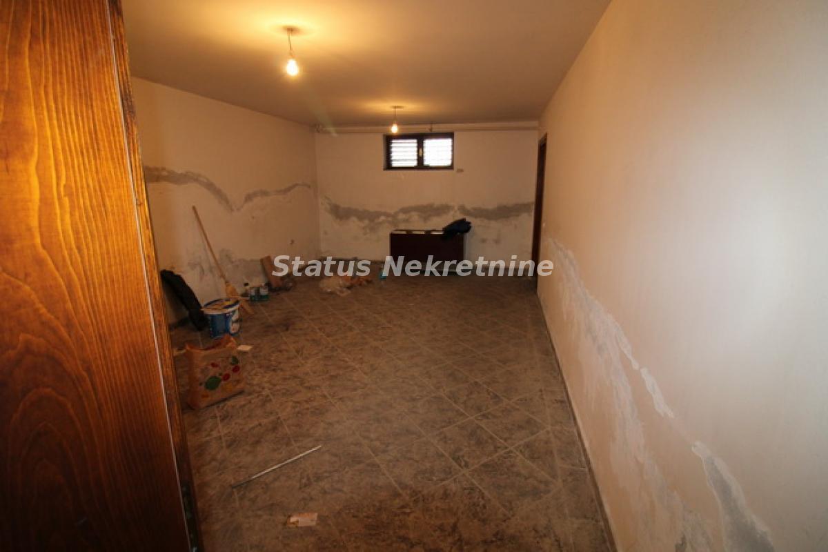 Kuća na prodaju, Temerin, 420m², 262.650 €