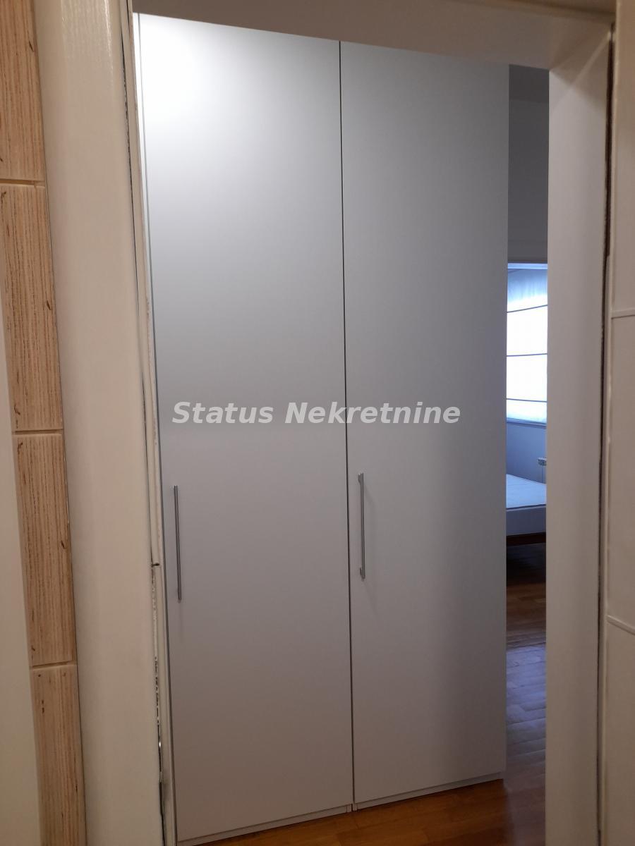 Jednoiposoban stan na prodaju, Sajmište, Novi Sad, 42m², 134.106 €