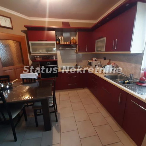 Kuća na prodaju, Tatarsko Brdo, Novi Sad, 582m², 750.000 €