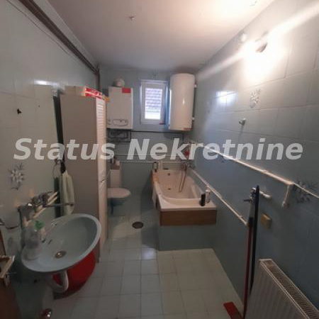 Kuća na prodaju, Futog, Novi Sad, 200m², 216.000 €