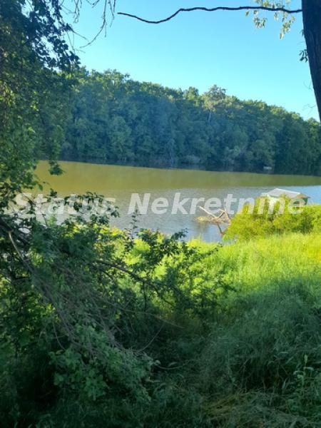 Kuća na prodaju, Šid, 194m², 155.000 €