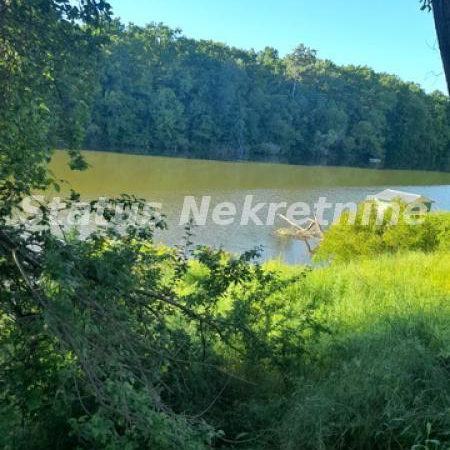 Kuća na prodaju, Šid, 194m², 155.000 €