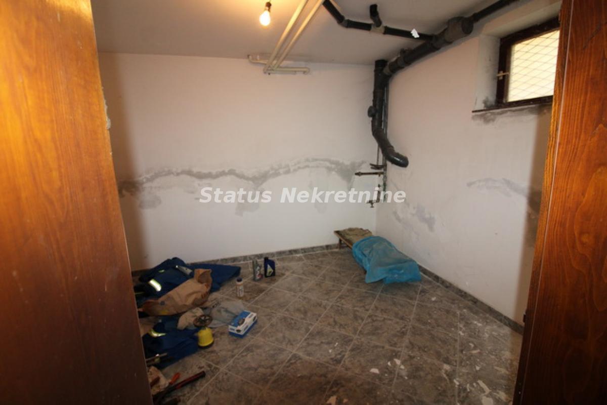 Kuća na prodaju, Temerin, 420m², 262.650 €