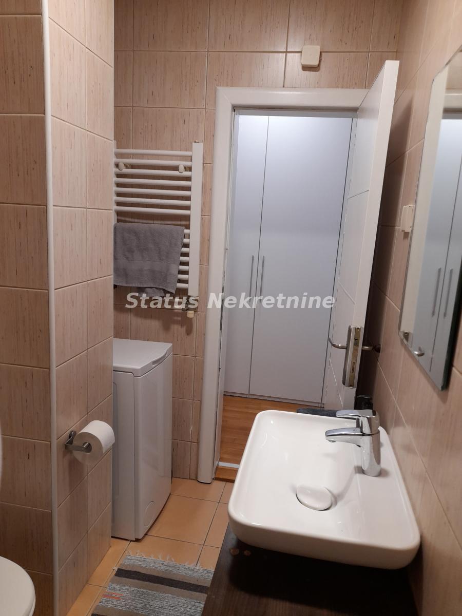 Jednoiposoban stan na prodaju, Sajmište, Novi Sad, 42m², 134.106 €