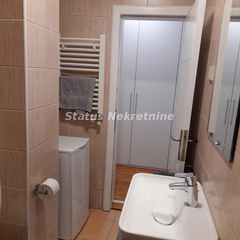 Jednoiposoban stan na prodaju, Sajmište, Novi Sad, 42m², 134.106 €