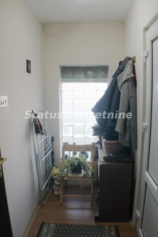 Kuća na prodaju, Inđija, 79m², 77.250 €