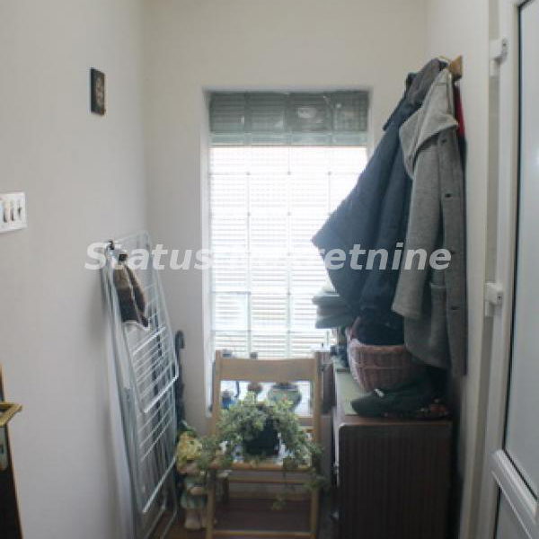Kuća na prodaju, Inđija, 79m², 77.250 €