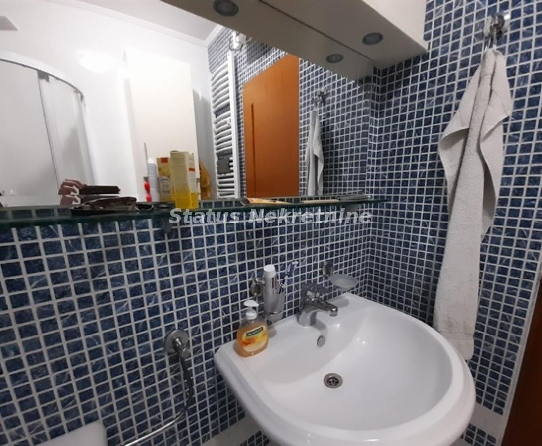 Trosoban stan na prodaju, Grbavica, Novi Sad, 54m², 184.650 €