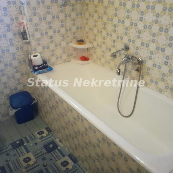 Kuća na prodaju, Futog, Novi Sad, 300m², 216.300 €