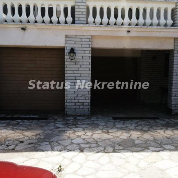 Kuća na prodaju, Sremska Kamenica, Novi Sad, 600m², 1.300.000 €