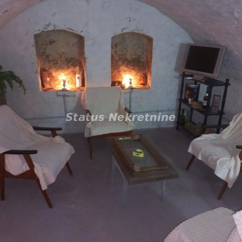 Kuća na prodaju, Salajka, Novi Sad, 170m², 350.000 €