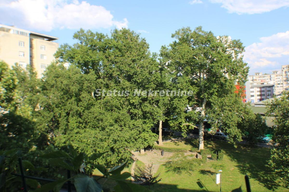Dvoiposoban stan na prodaju, Grbavica, Novi Sad, 77m², 195.700 €