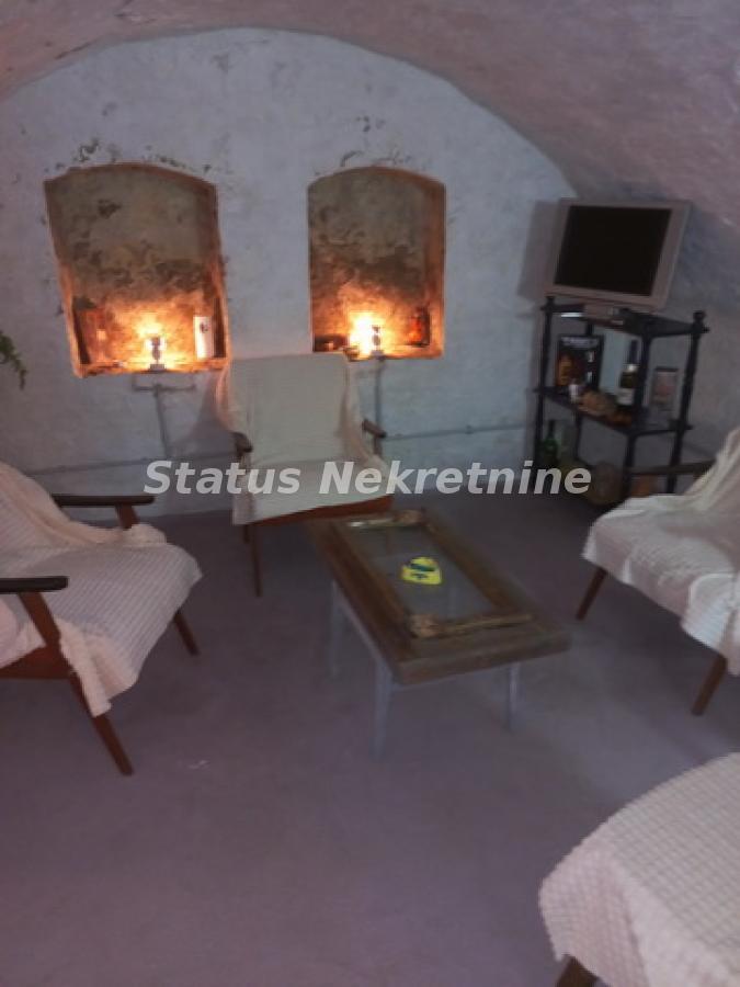 Kuća na prodaju, Salajka, Novi Sad, 170m², 350.000 €