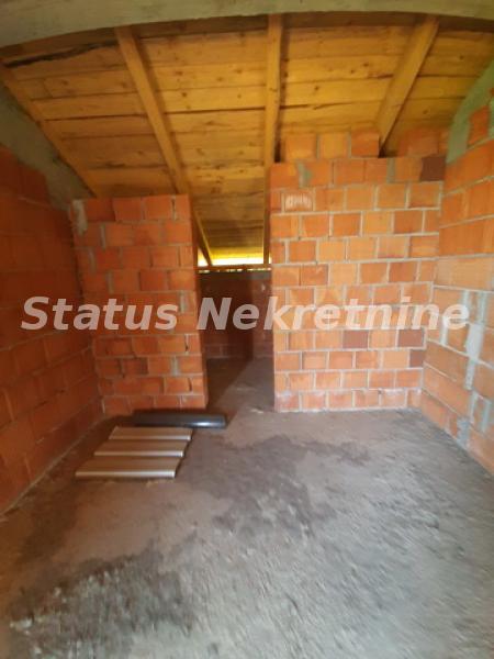 Kuća na prodaju, Ledinci, Novi Sad, 300m², 220.000 €