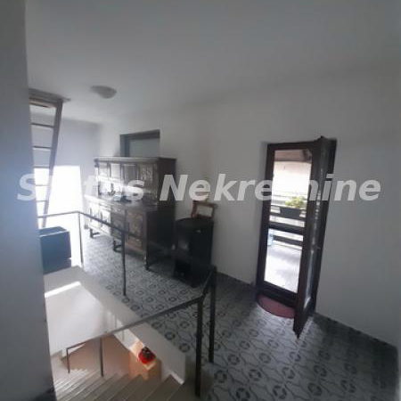 Kuća na prodaju, Futog, Novi Sad, 200m², 216.000 €