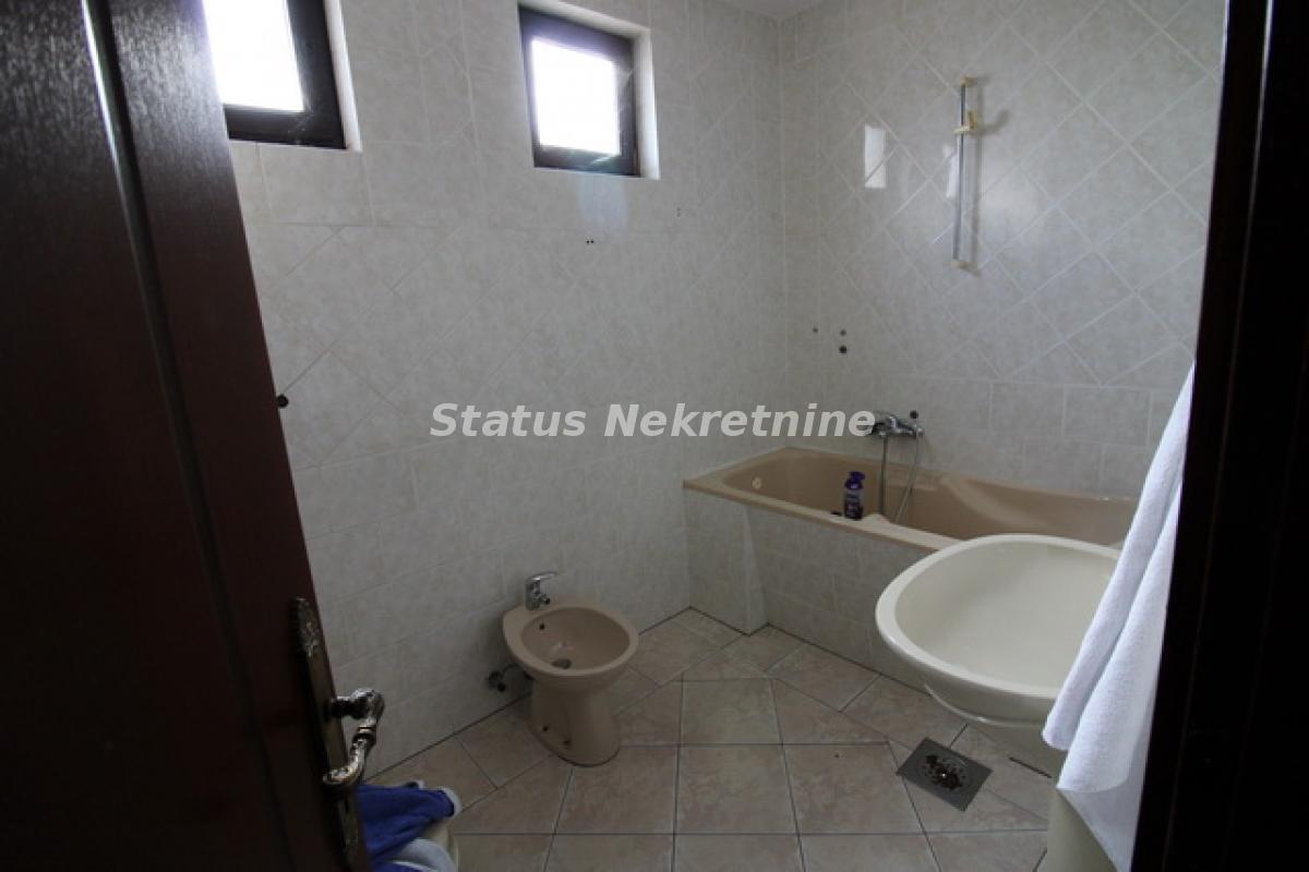 Kuća na prodaju, Temerin, 420m², 262.650 €