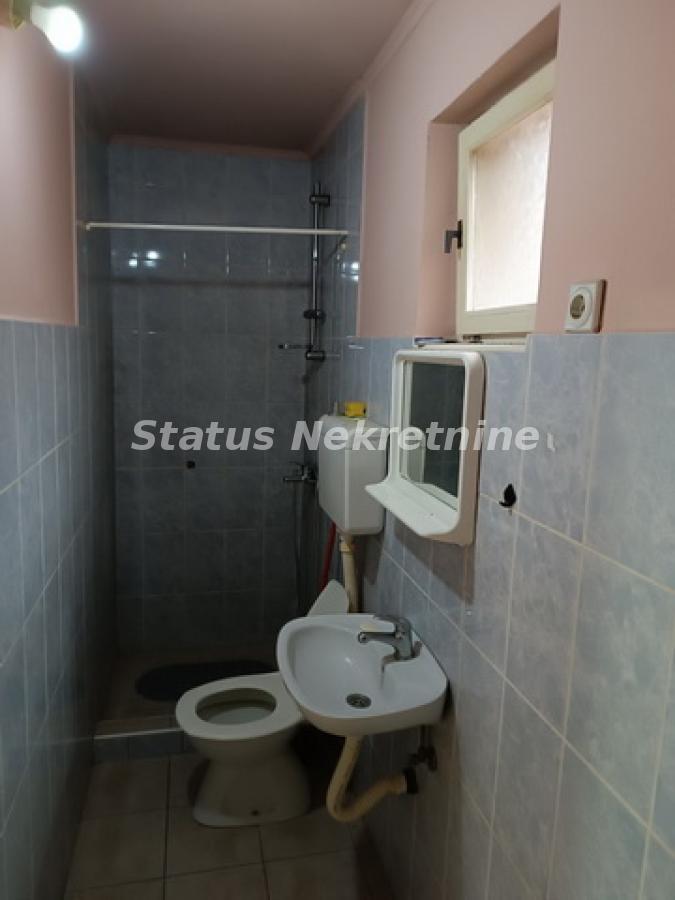 Kuća na prodaju, Šid, 122m², 62.000 €