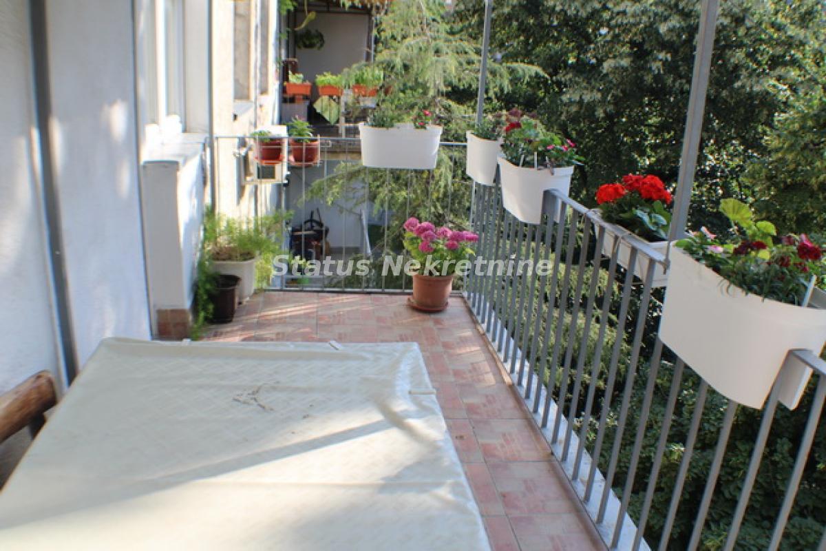 Dvoiposoban stan na prodaju, Grbavica, Novi Sad, 77m², 195.700 €