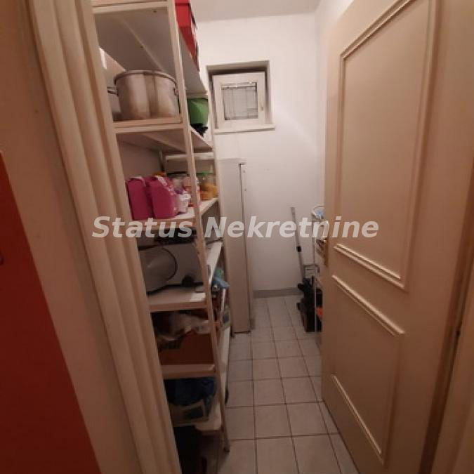 Kuća na prodaju, Petrovaradin, Novi Sad, 348m², 495.000 €